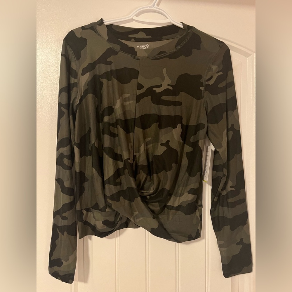 NWT Women’s Old Navy Active top